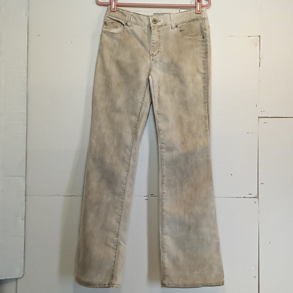 Chico’s Platinum Denim Jean Flare leg Gray Size 00